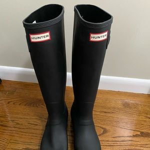 Unworn size 9 Hunter Rain Boots!